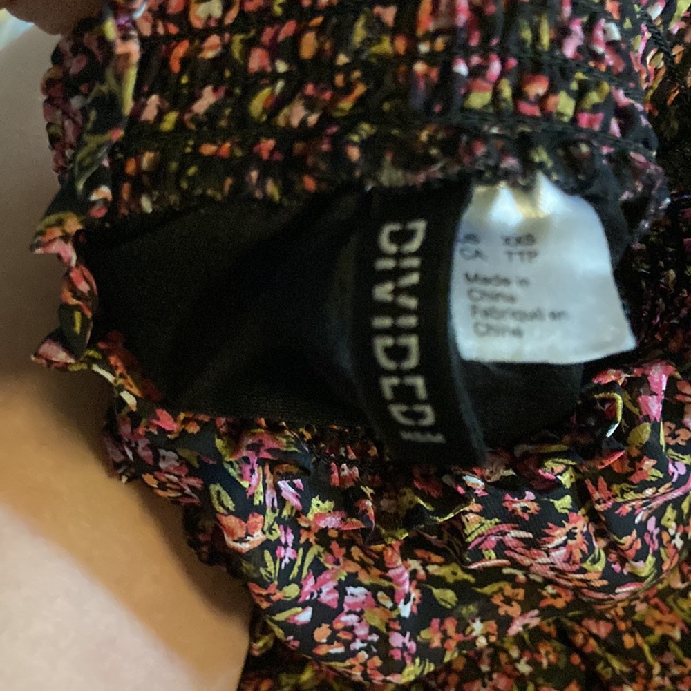 Floral dress with turtle neck. - Picture 4 of 5